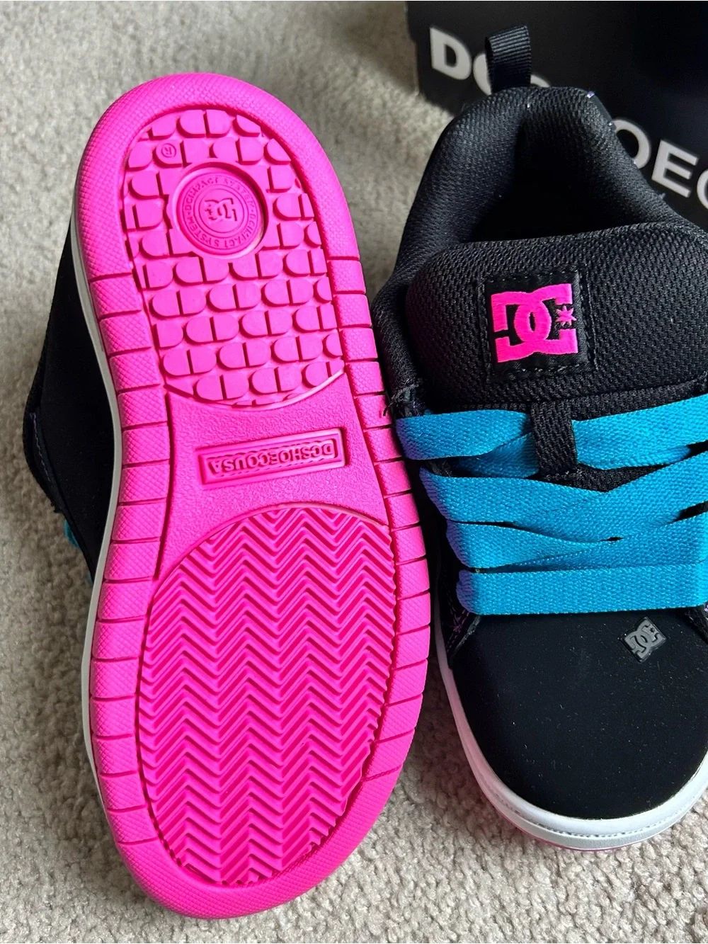 Youth Girls Sz 2 DC Skate Court Graffik Sneakers Black Pink Blue Neon Lights New